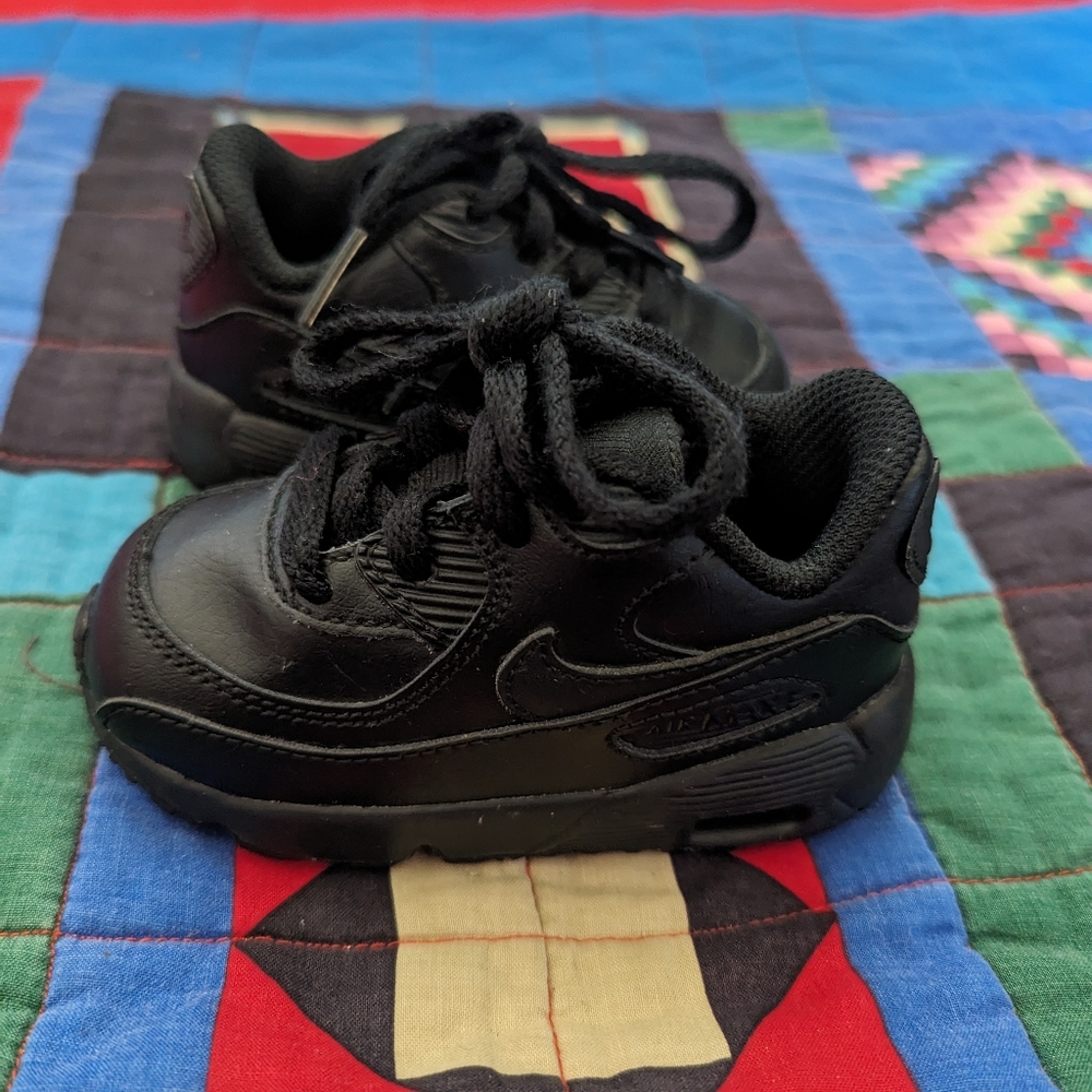 Nike Air Max 90 toddler sneaker